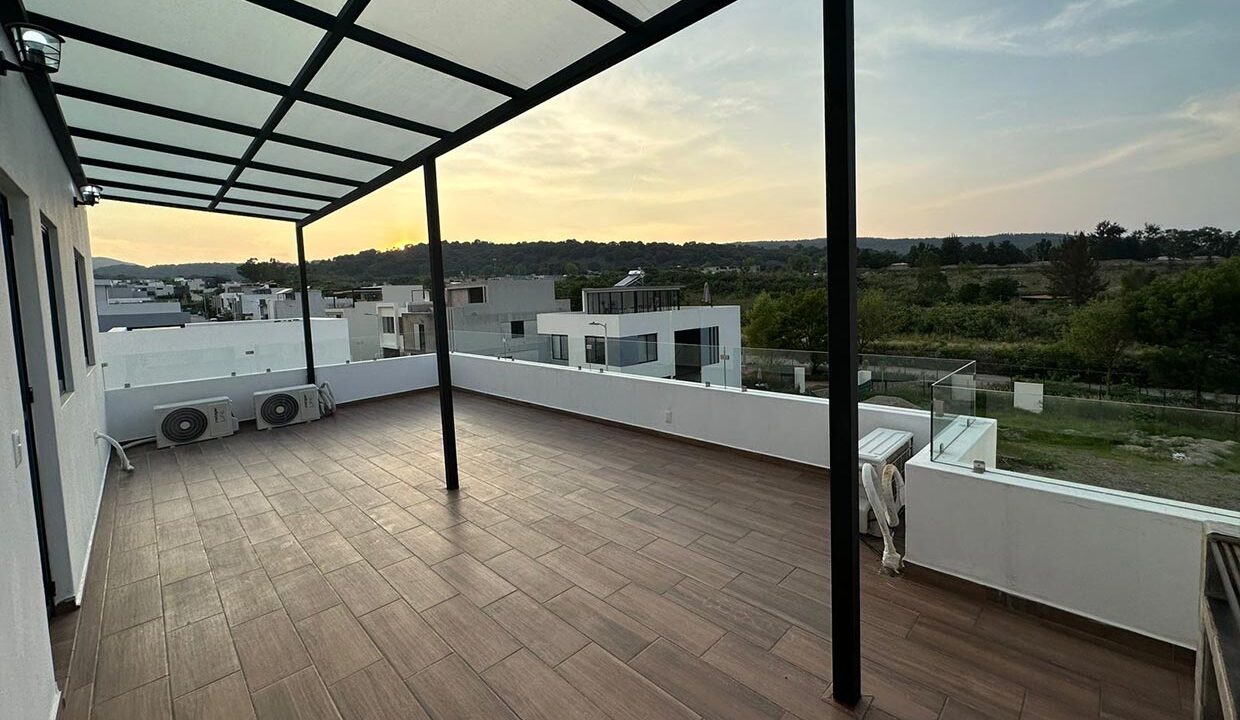 casa-coto-encinos-los-robles-zapopan-terraza-frontal